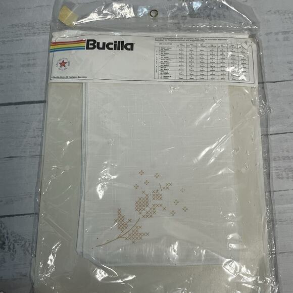 Bucilla Vintage Stitchery Ribbon & Tulips Stamped Fabric 15" Napkins Set of 4 - Picture 7 of 8